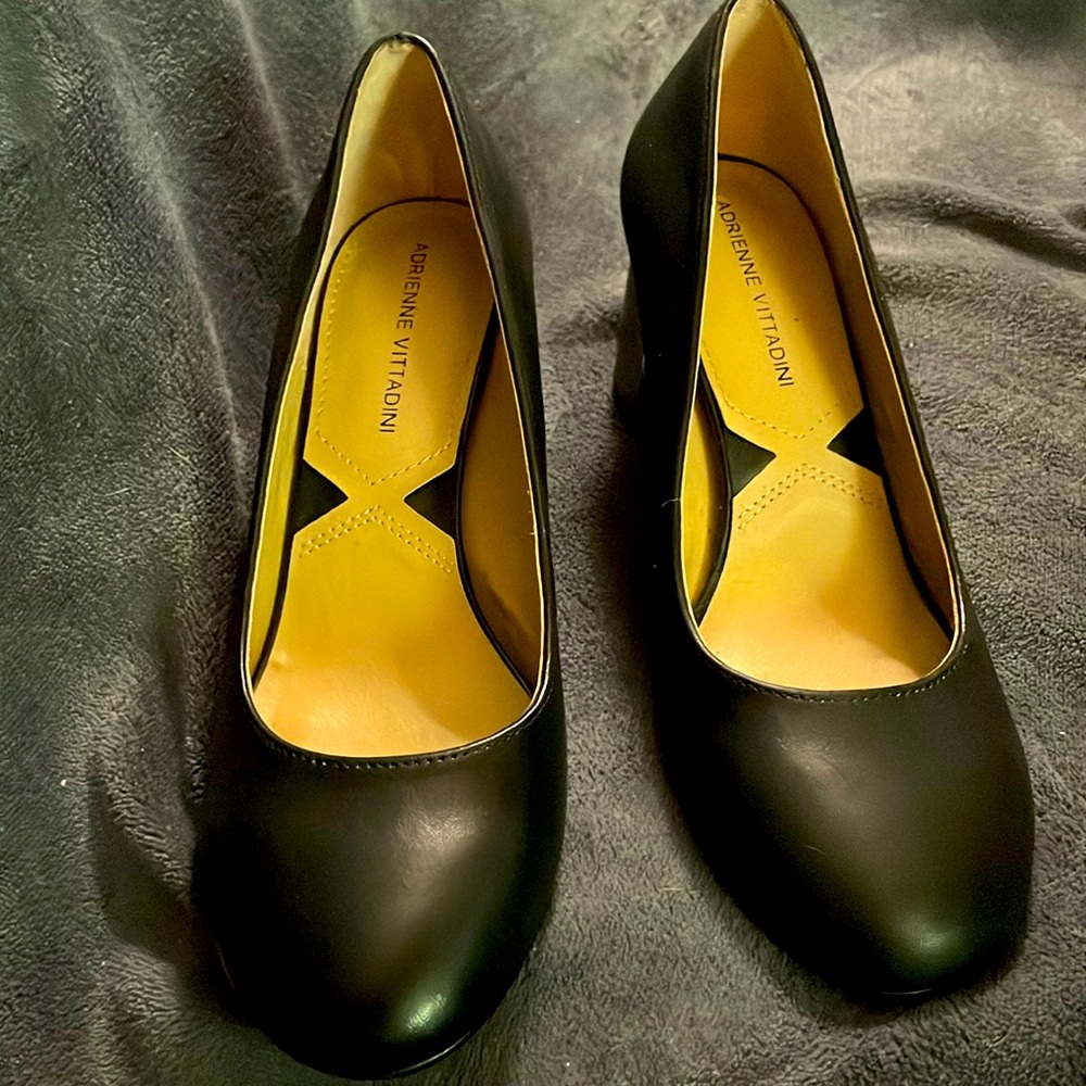 Adrienne Vittadini wide heel shoes